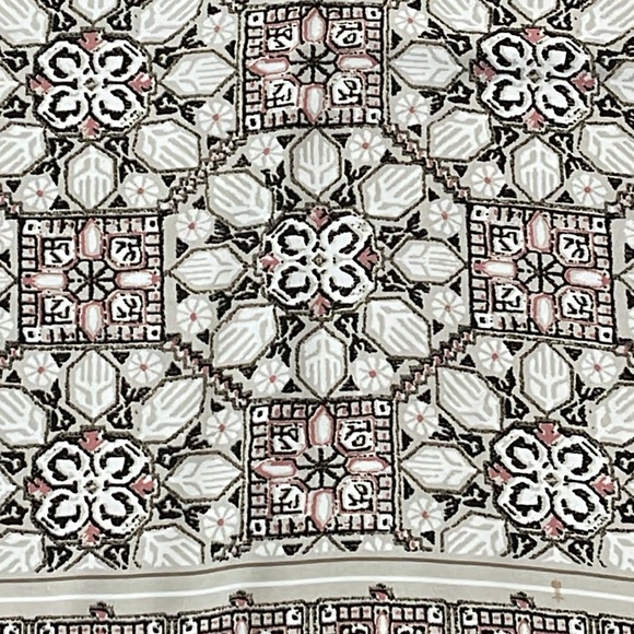 Split back Tank - Picture 3 of 11